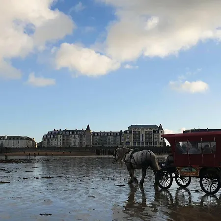 L'echo Des Vagues Apartment *